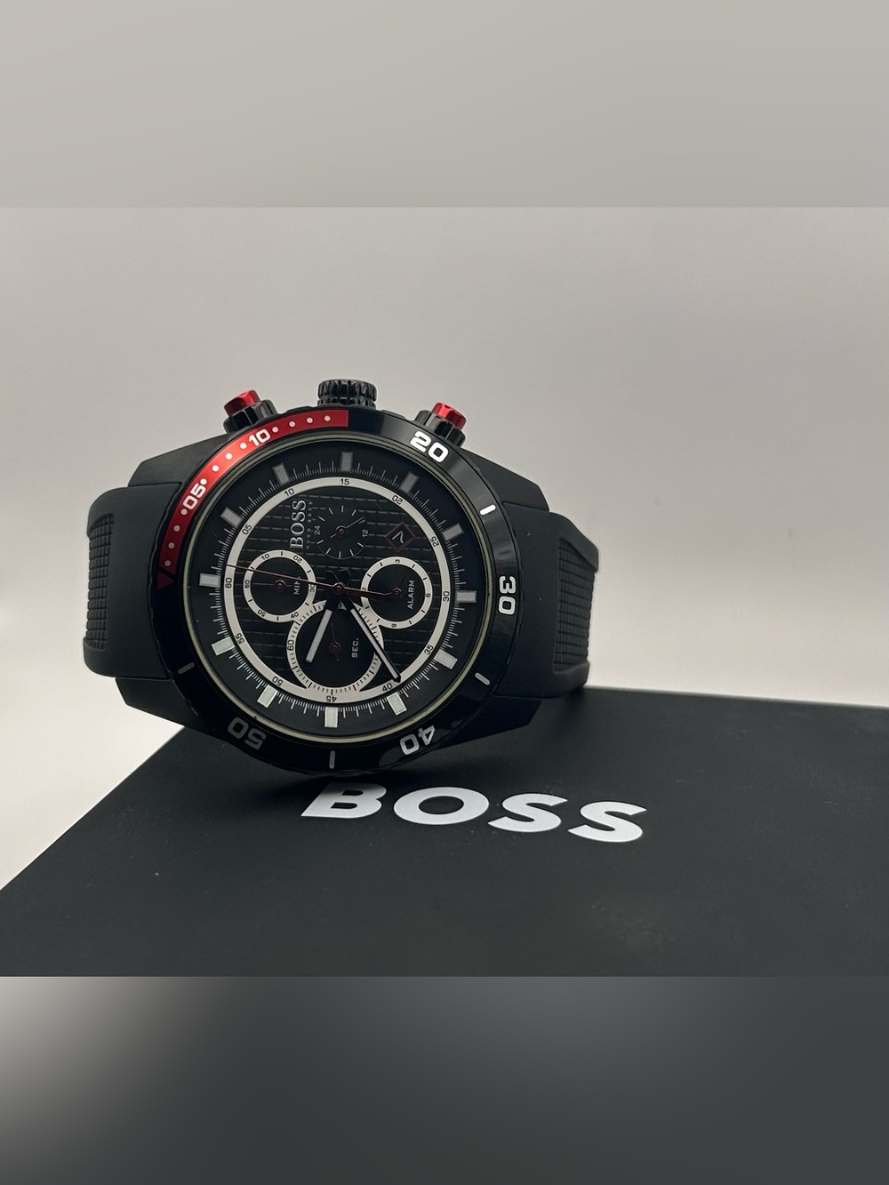 Hugo Boss HB2027 Men’s Black/Red Quartz Chronograph Watch 44mm With Original Box